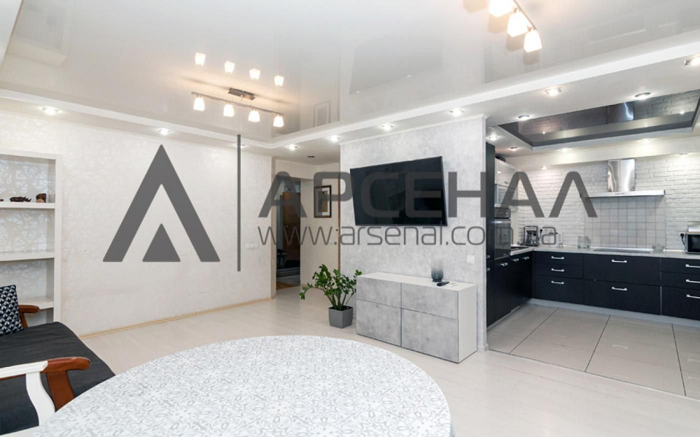 Продаж трикімнатної квартири по вул. Гагаріна Запоріжжя - зображення 1