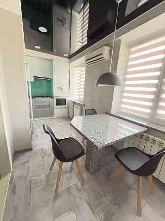 Продам 2-кімнатну квартиру з якісним ремонтом 129кв.. Кривой Рог