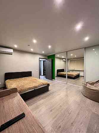 Квартира находиться на улице Титова Дніпро