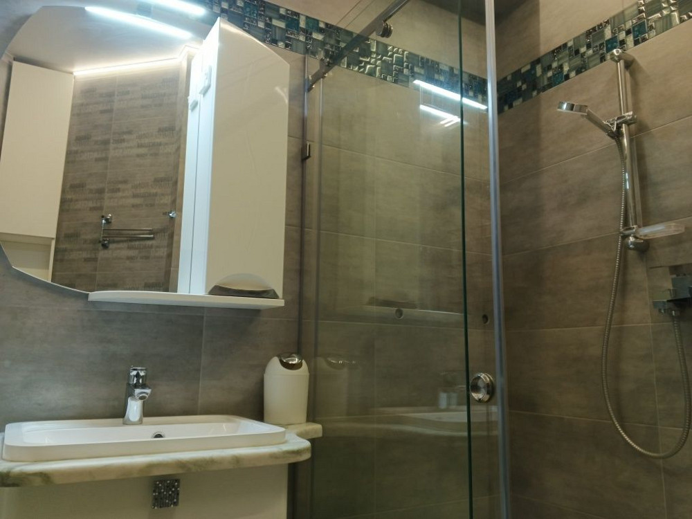 Большая 2к квартира с рем. в центре Днепра,низ пр Поля на  длит аренду Дніпро - зображення 3