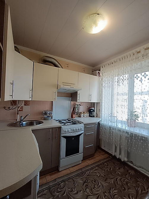 Продається чудова 2-ох кімнатна квартира поруч з центром міста Кам`янець-Подільський - зображення 2