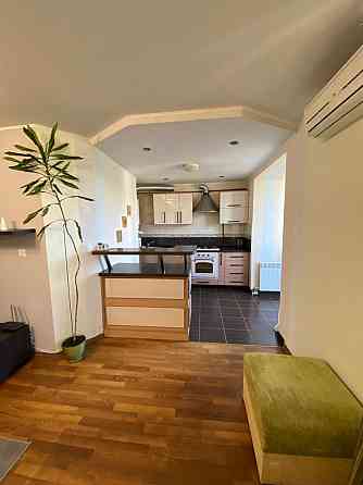 Продаж великоі 2кім квартири Ужгород