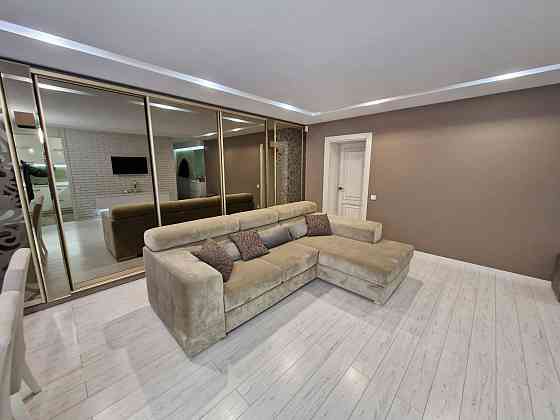 Топ пропозиція! Шикарна 2-х кімнатна квартира. 97-98 квартал. Кривой Рог