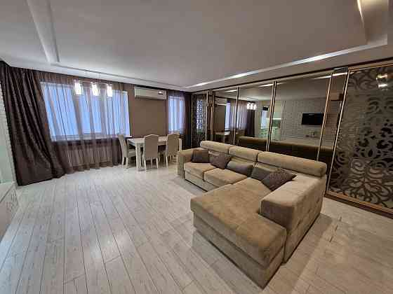 Топ пропозиція! Шикарна 2-х кімнатна квартира. 97-98 квартал. Кривой Рог