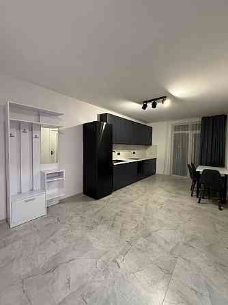 Продається гарна світла 1,5 кімнатна квартира поруч з парком Ужгород