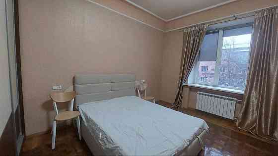 Центр Сталинка 70м2 Этаж 3/5 Газовая Колонка! м.Научная Харьков