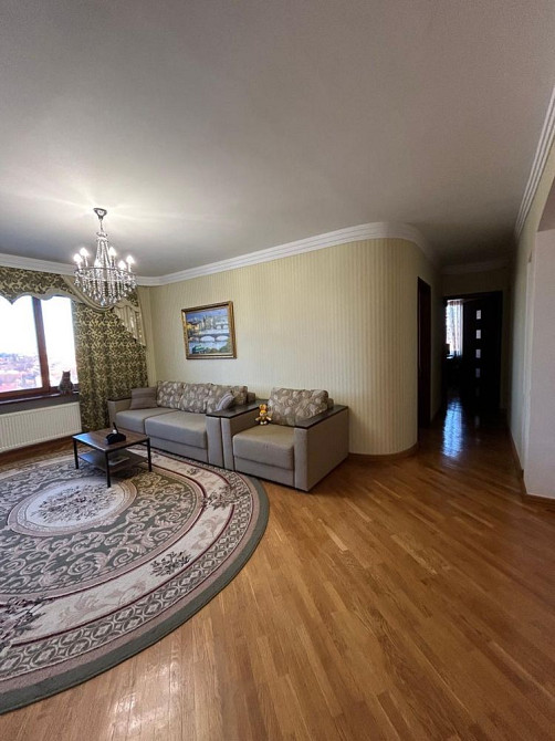 Продається простора квартира в самому центрі міста. Житомир - изображение 1