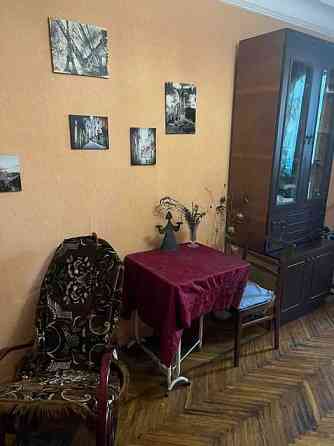 3 комн -58 метров. "Сталинка". 3/5 эт. Гараж. Центр. ул. Б.Арнаутская Одеса