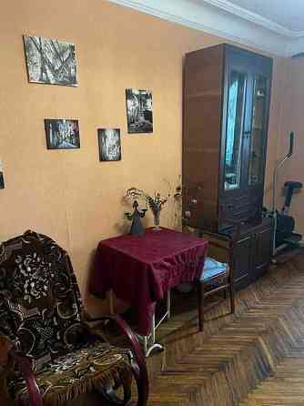 3 комн -58 метров. "Сталинка". 3/5 эт. Гараж. Центр. ул. Б.Арнаутская Одеса