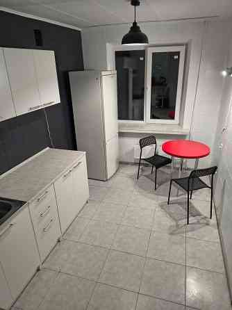 В оренду пропонується 3 кімнатна квартира. Вул. Привокзальна Київ