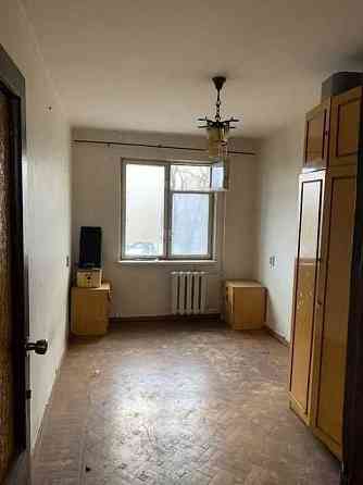 2 комн -42 метра. Комнаты раздельные. 3/5 эт. ул.Космонавтов. Гараж. Одеса