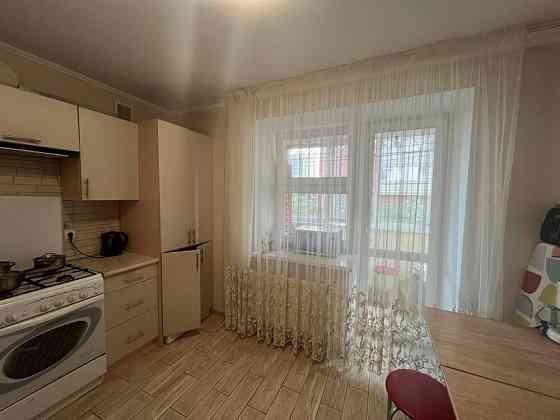 Продам квартиру район  Академічний Винница