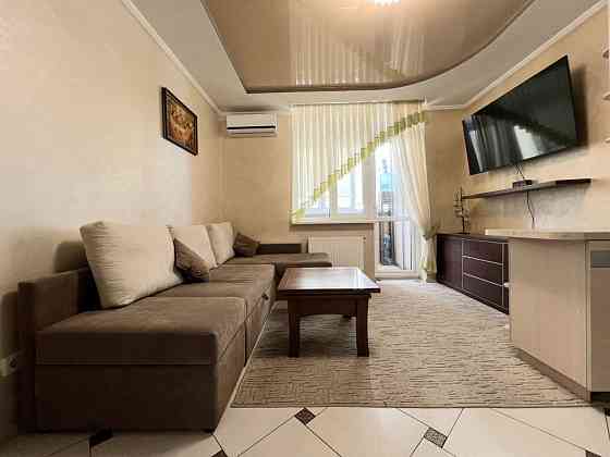 Саперно-Слобідська, 24, велика 1 кімнатна, м. Деміївська Київ