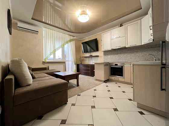 Саперно-Слобідська, 24, велика 1 кімнатна, м. Деміївська Київ