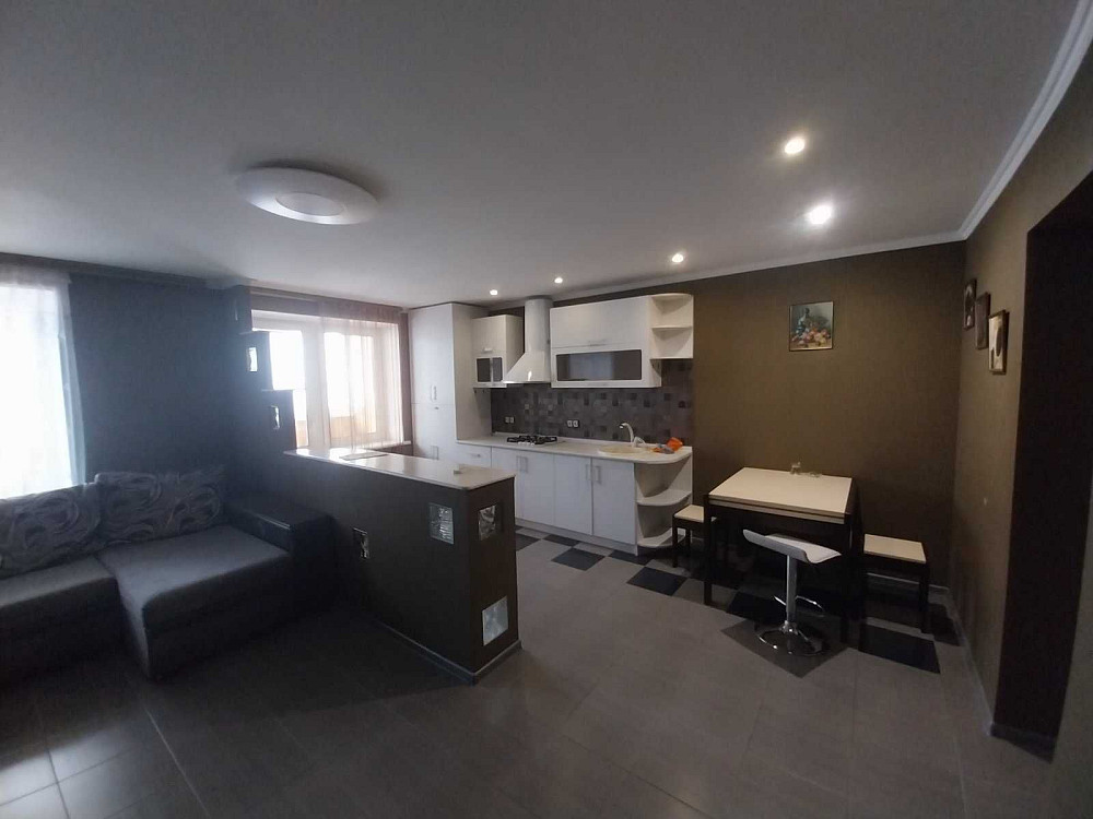 Сдаю просторную квартиру-студию в новостройке с ремонтом на Подоле Полтава - изображение 1