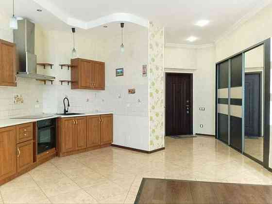 Инглези: просторная квартира в новом доме на Таирова возле City Centеr Одесса