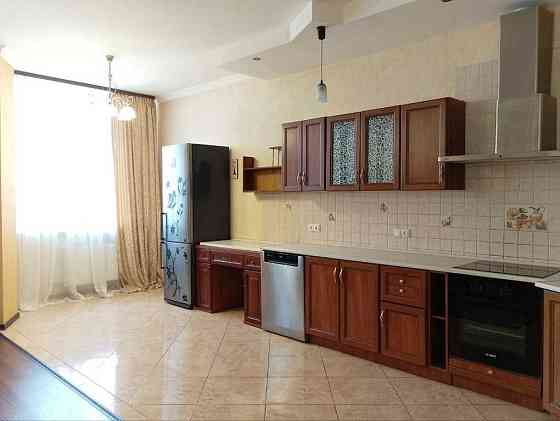 Инглези: просторная квартира в новом доме на Таирова возле City Centеr Одесса