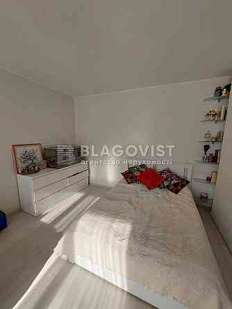 продаж 1-кім з ремонтом 60м2  метро Славутич ЖК Рів'єра Київ