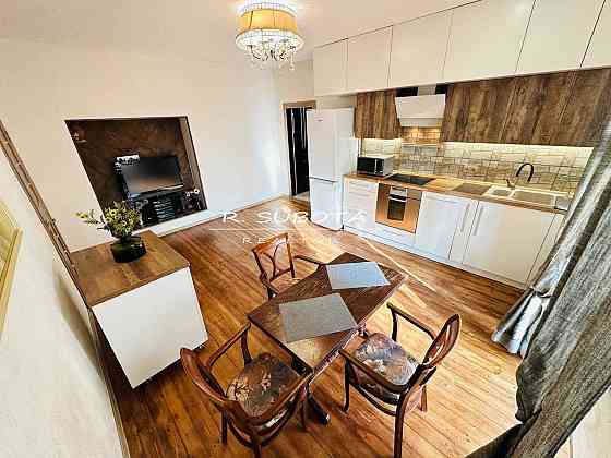 3.к. студия пр. Яворницкого Центр 65м2 р-н Пассаж Сечевых Стрельцов Днепр