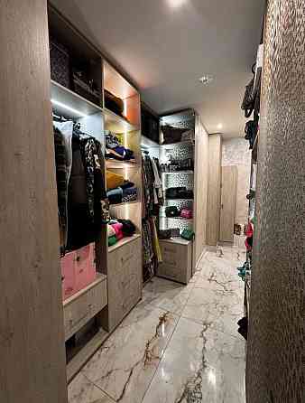 Продам 2-кімнвтну квартиру жк Русанівська гавань Київ