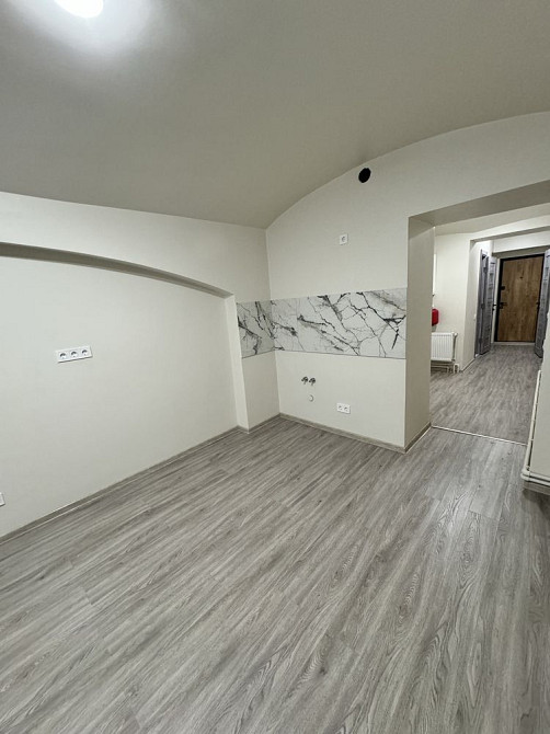 1к квартира. Центр. Цокольний поверх Черновцы - изображение 2