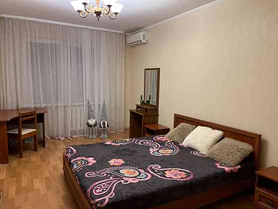 Здам 1-кімнатну квартиру, Позняки, вул. Ахматової 28, поряд метро Київ