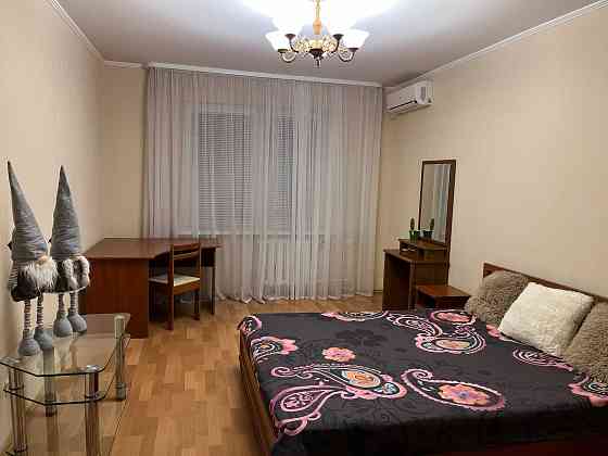 Здам 1-кімнатну квартиру, Позняки, вул. Ахматової 28, поряд метро Київ