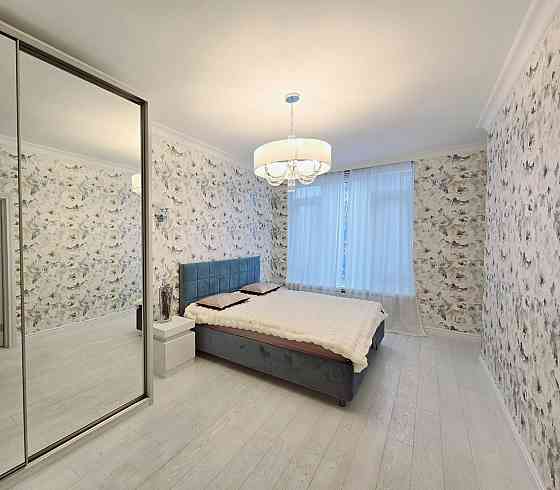 Оренда 3-кімнатної квартири в VIP ЖК «Бульвар Фонтанів».
Пер Київ