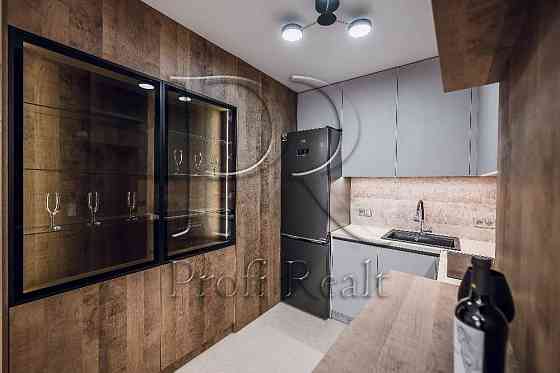 БЕЗ % Продаж компактної кв, з ремонтом Варшавський 2/Варшавський Київ