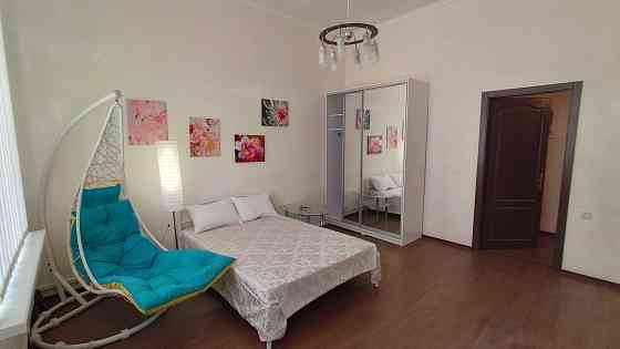 Квартира, 2-кімнатна, паркомісце, вул. Саксаганського 28 Київ