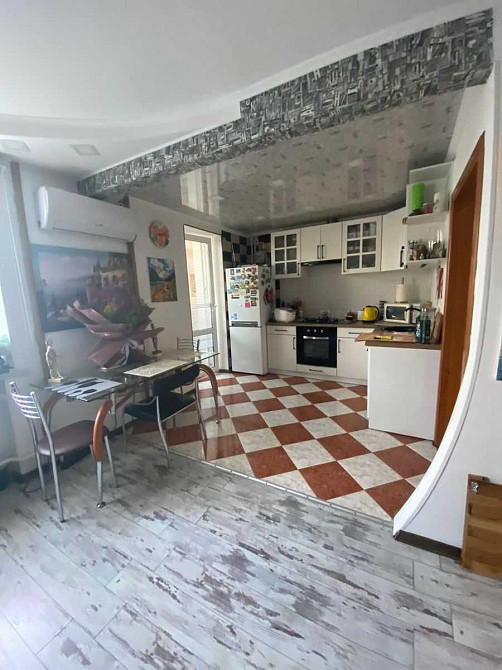 Продам 2 кімн. квартиру покращенного плпнування в центрі Кременчук - зображення 1