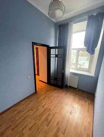 Фонтан. 3 комнатная квартира. Общая 130 метров. Комнаты раздельные. Одесса