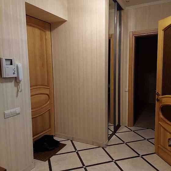 Довгострокова оренда 2к квартири на вул. Загорівська, 36 Київ