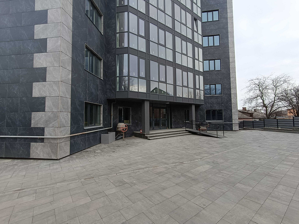 Продається світла простора 1-кімн. квартира 64 кв.м в новобудові центр Умань - зображення 8