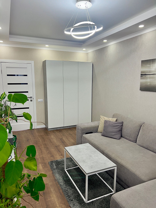 Продаж 2к квартири 63 кв. м на вул. Рональда Рейгана 40 Київ - зображення 2