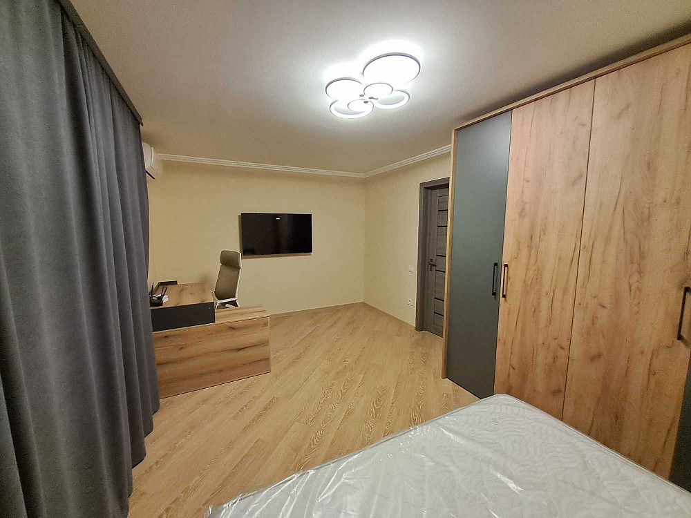 1-кім. від власника проспект, перша здача Чернівці - зображення 2