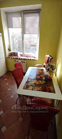 Продам 2к 56 м2 сталінка Маккейна Либідська Звіринецька Київ