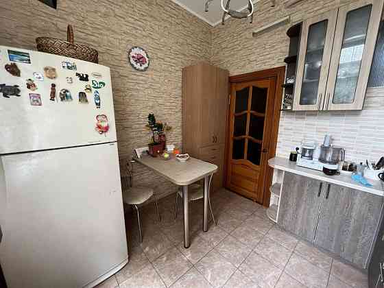 Продам трехкомнатную квартиру сталинка центр Одесса