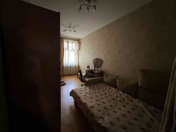 Продам трехкомнатную квартиру сталинка центр Одесса