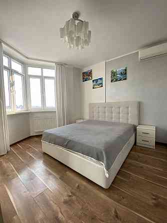 3к квартира Паркові Озера м.Дарниця пішки Воскресенська 12в паркомісце Київ