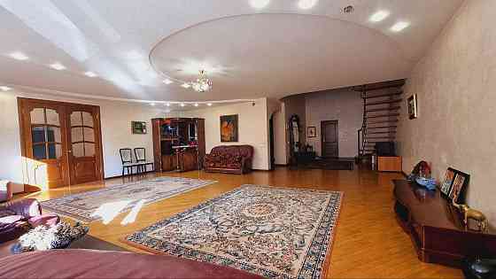 Метро Мінська 2 хвилини пішки 4-х кімнатна квартира, М.Тимошенко 29 Київ