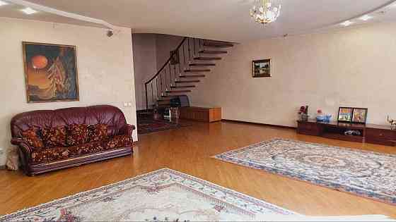 Метро Мінська 2 хвилини пішки 4-х кімнатна квартира, М.Тимошенко 29 Київ