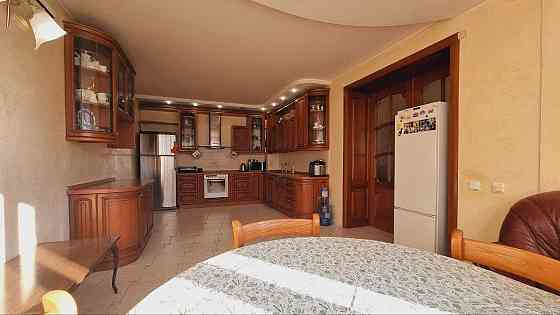 Метро Мінська 2 хвилини пішки 4-х кімнатна квартира, М.Тимошенко 29 Київ