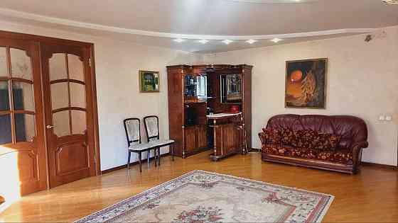 Метро Мінська 2 хвилини пішки 4-х кімнатна квартира, М.Тимошенко 29 Київ