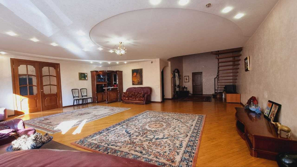 Метро Мінська 2 хвилини пішки 4-х кімнатна квартира, М.Тимошенко 29 Київ - зображення 1