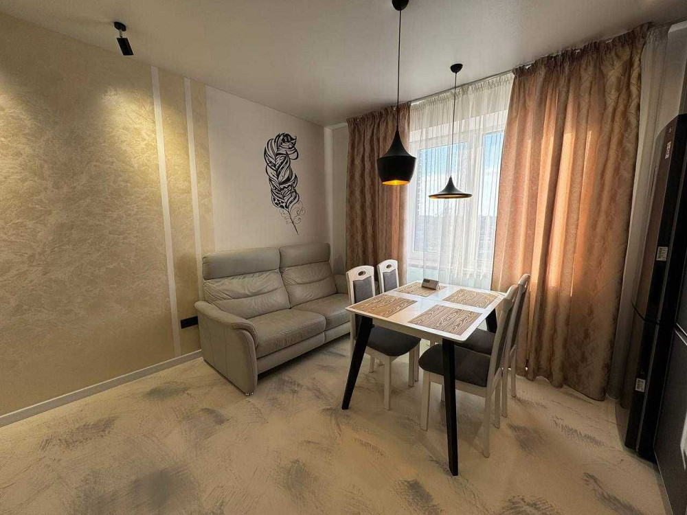 Оренда чудової однокімнатної квартири!! Ву. Н.Сотні!!! Рівне - зображення 1