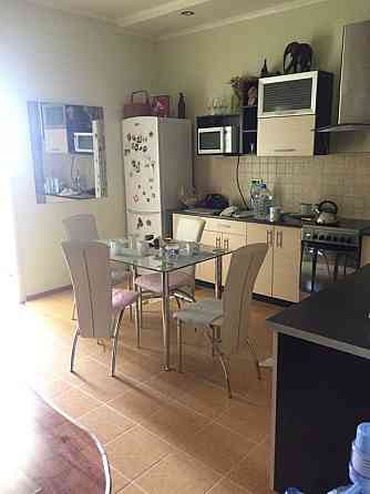 Сдам помесячно двух комнатную квартиру в центре Одесса