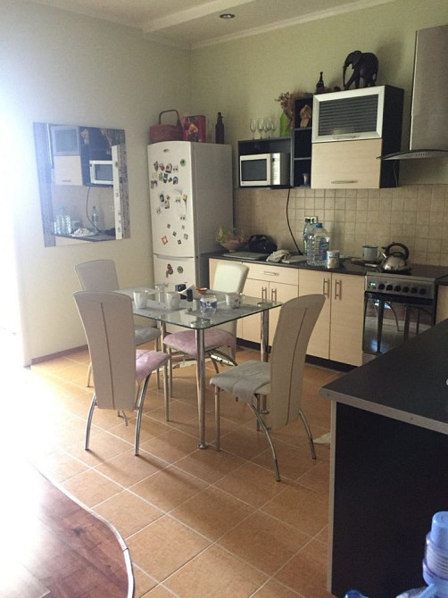 Сдам помесячно двух комнатную квартиру в центре Одесса - изображение 1