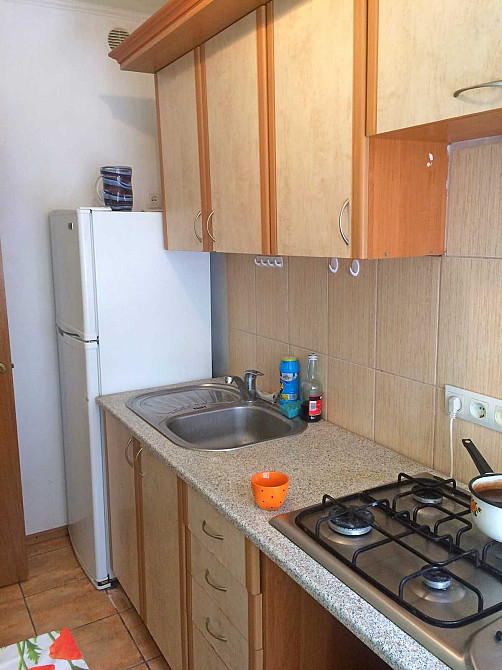 метро Печерск и Арсенальная рядом Готово и Печерская площадь Киев - изображение 4