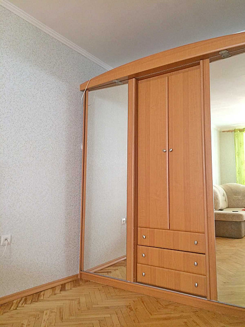 метро Печерск и Арсенальная рядом Готово и Печерская площадь Киев - изображение 1